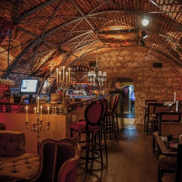 Casa Albert Boutique & Restaurant, hotel in Braşov