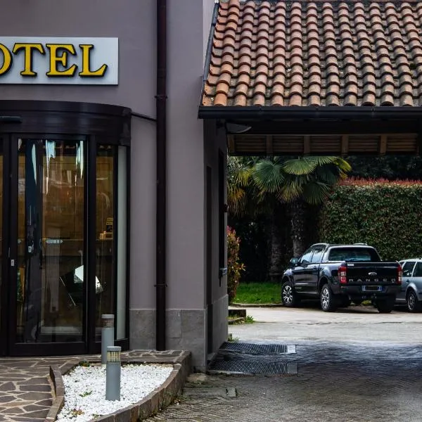 Hotel Sirio - Sure Hotel Collection by Best Western, מלון בMedolago