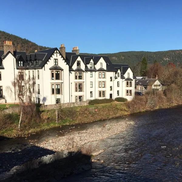 Lovely 2 bedroom apt in Ballater on the River Dee, hotel v destinaci Ballater