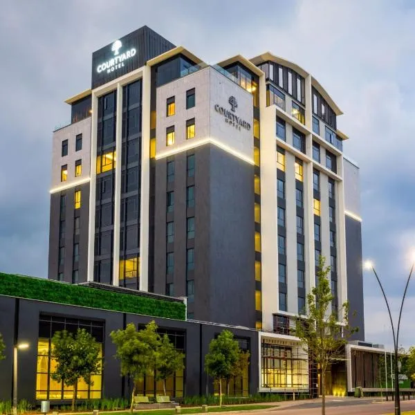 Courtyard Hotel Waterfall City, hotel v destinaci Midrand