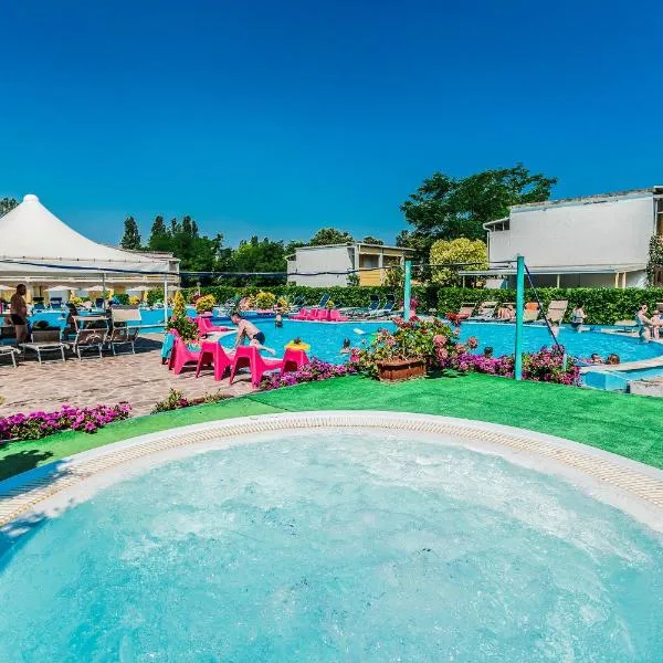 Blu Marlin Residence con piscina, hotel i Lido Adriano