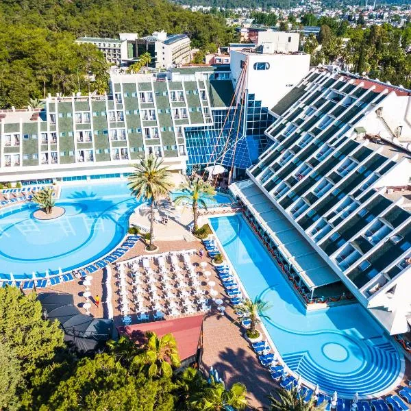 Queen's Park Resort Göynük, hotel i Kemer