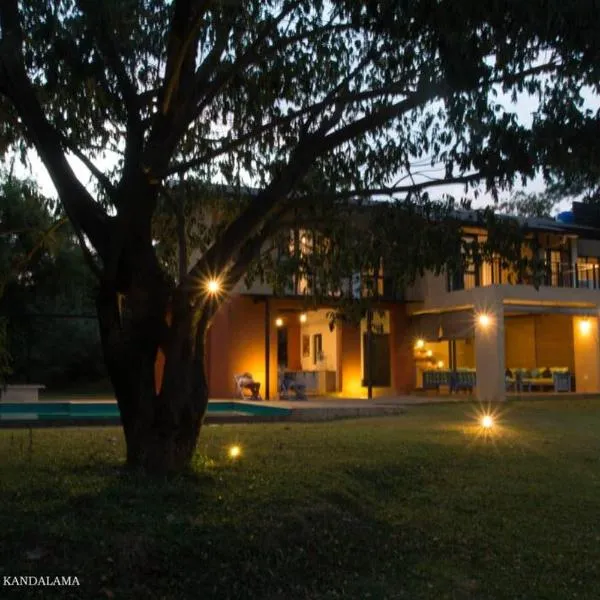 Gaia Lake Bungalow, Kandalama, hotel v Dambulle