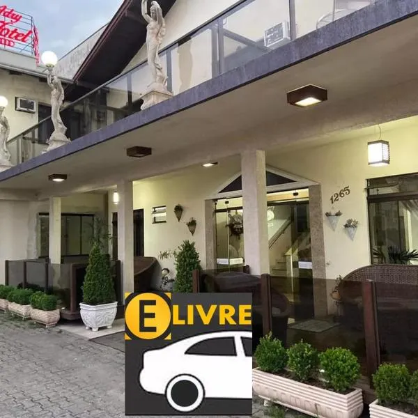 Adry Hotel Inn Itajaí Navegantes，Gravata的飯店