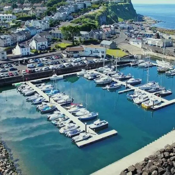 밸리캐슬에 위치한 호텔 Maria's place (central Ballycastle 3 Bedroom)