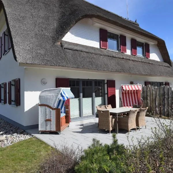 Dat Smucke Huus - 6 Personen strandnah unter Reet in Boltenhagen - 3 SZ - Finnische Sauna - 2 Strandkörbe - Strand 650m, hotel din Boltenhagen