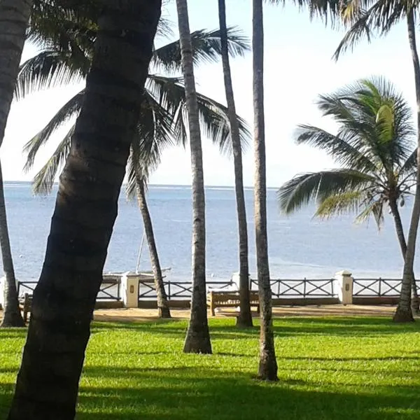 Plaza Beach Hotel, hotel in Bamburi