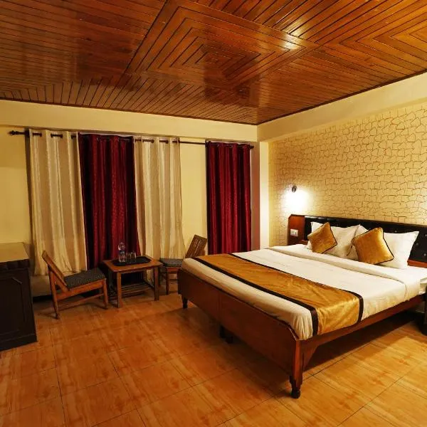 Hotel Atithi Mall Road, hotell i Mundaghat 