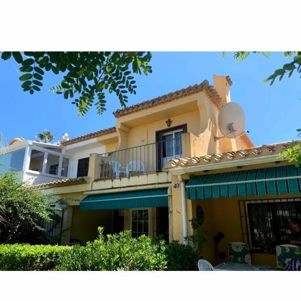CASA DUPLEX BUNGALOW Dénia, hotel en Denia