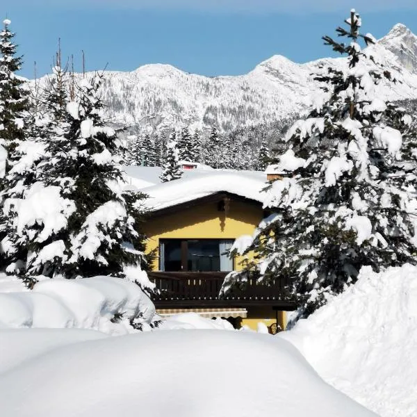 The Seefeld Retreat - Central Family Friendly Chalet - Mountain Views, hotel v destinaci Seefeld in Tirol
