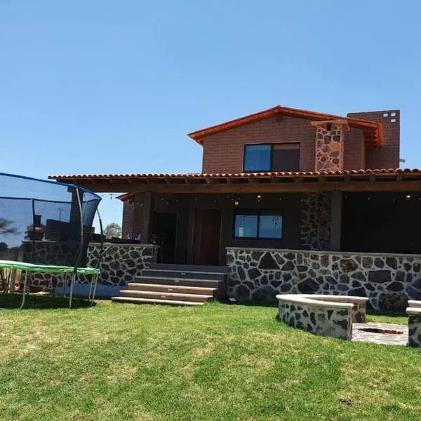 Cabaña familiar en Tapalpa fraccionamiento los Soyates a 10 min del pueblo, hotel v destinaci Tapalpa