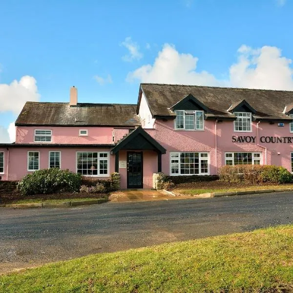 Savoy Country Inn, hotel v destinaci St Clears