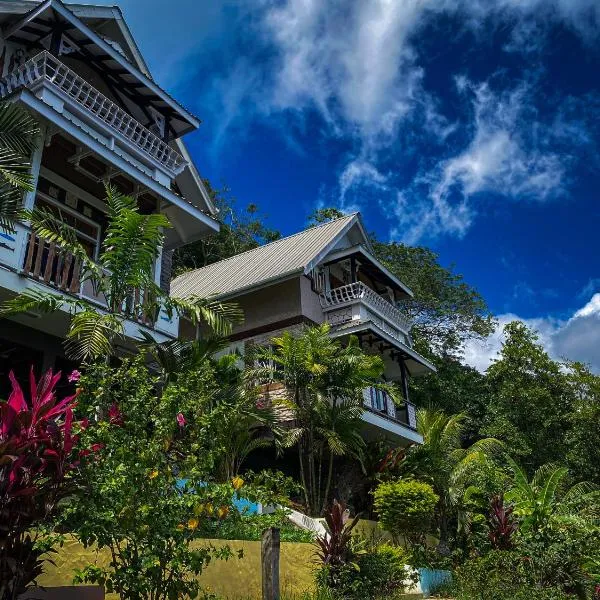 Mouggae Blues Villas, hotel em Beau Vallon