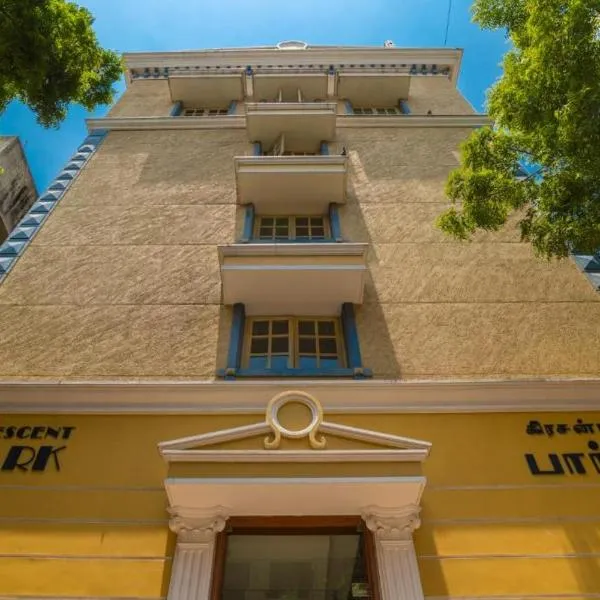 Crescent Park, hotel in Chennai