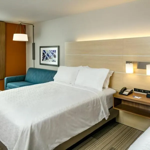 Holiday Inn Express & Suites - Medford by IHG, hotel v destinaci Medford