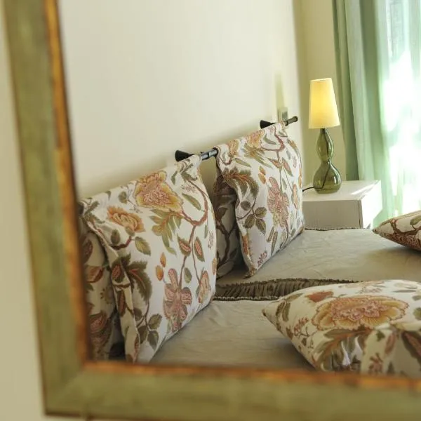 Gaia accomodation Hydras, hotel in Hydra