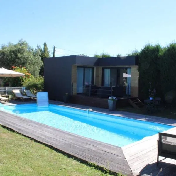 Entre Piscine et Mer, hotel u gradu 'Tonnay-Charente'