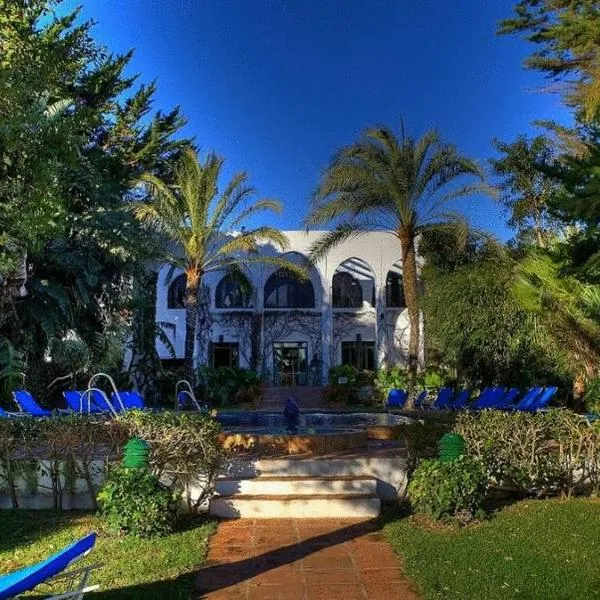 Hurricane Beach Hotel, отель в городе Эль-Чапарраль