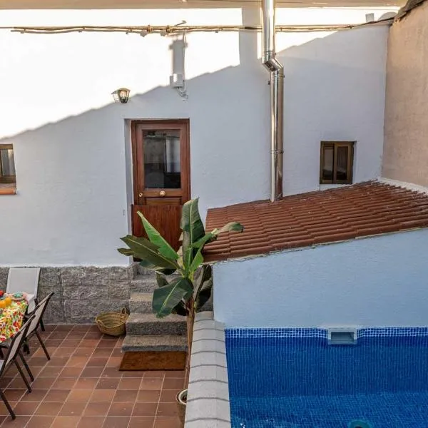 Casa Rural Valsain Lodge, Hotel in La Pradera de Navalhorno