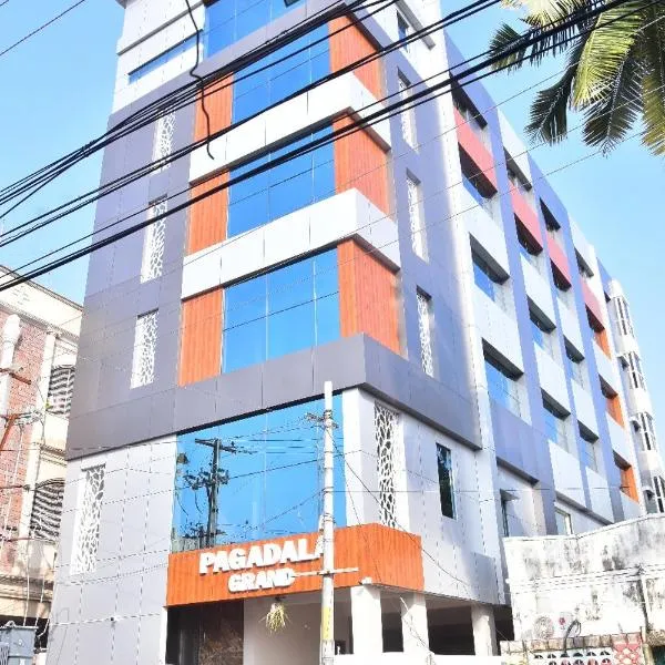 Pagadala Grand Residency, hotel v destinaci Bāpatla