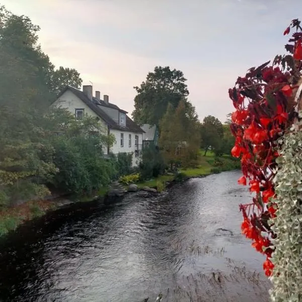 Lossi 8 Põltsamaa Erika, hotel a Põltsamaa