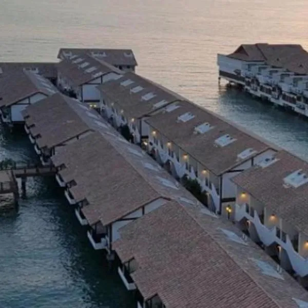 Water Chalet or Premium Tower Seaview Port Dickson , Private Room, hotel v destinaci Port Dickson