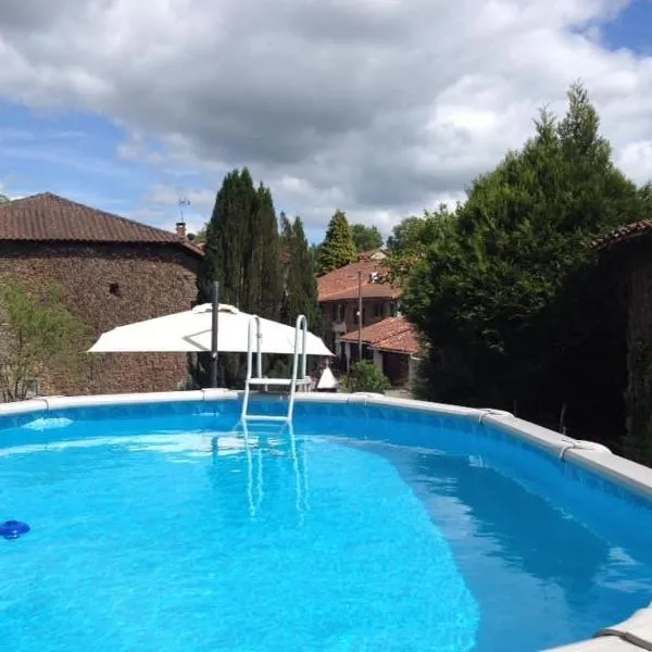 Le Jolie Grenier a Foin、Saulgondのホテル