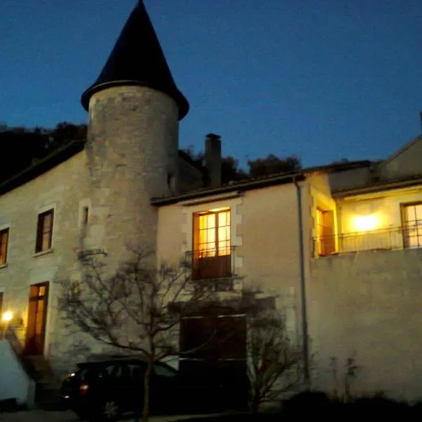 Manoir Le Cristal Futuroscope à partir de 33 euros !! Grandes chambres familiales, hotel in Beaumont