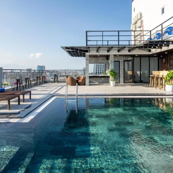 Tan Phuong Nam Hotel & Apartment, hotel in Danang