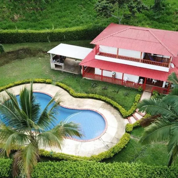 Casa Campestre Privada El Reposo con piscina y WIFI, hotel di La Vega