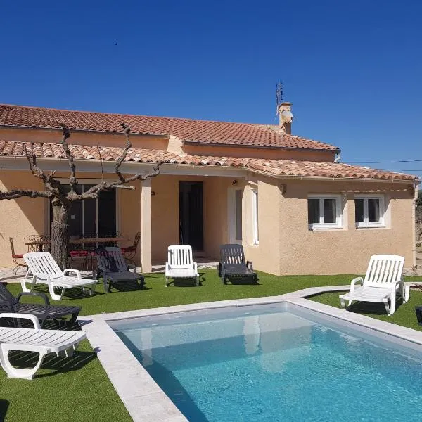 Casevielle le calme en Provence, hotel v destinaci Tulette