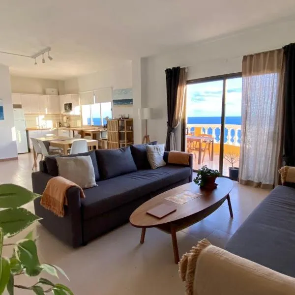 Apt con piscina Playa Roja, La Restinga(El Hierro), hotel a La Restinga