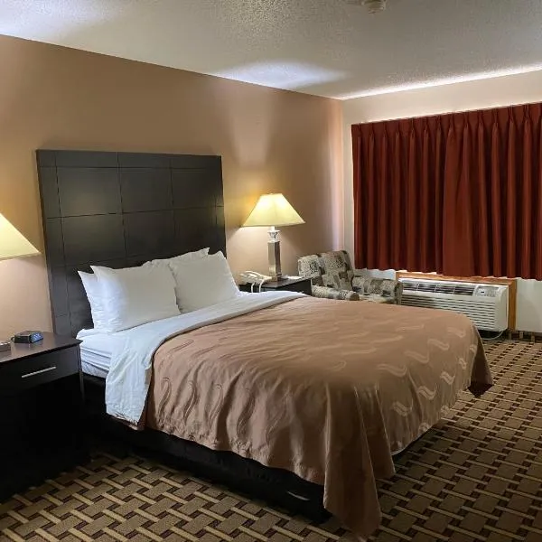 Quality Inn Morton at I-74, hotel v destinaci Morton