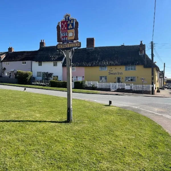 The Swan Inn, hótel í Wattisham