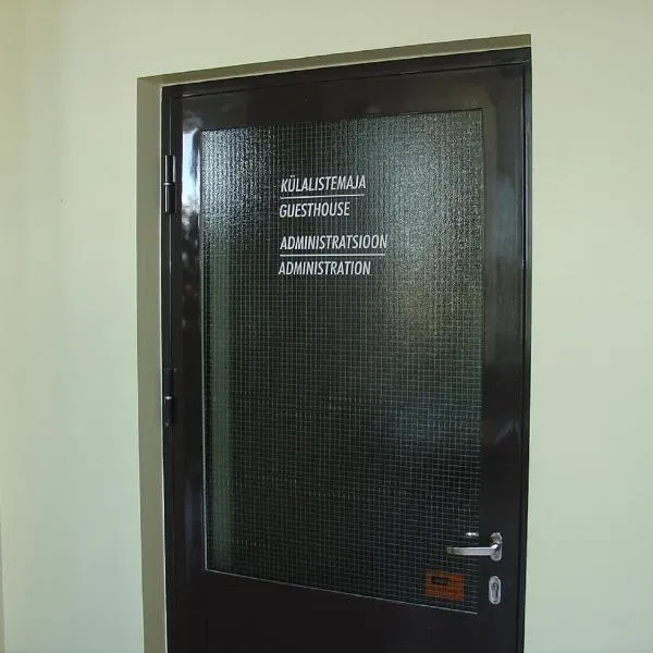 Kuressaare Airport Guest House, hotel in Kuressaare