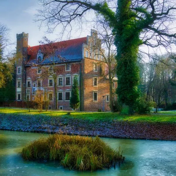 Zamek na wodzie w Wojnowicach, hotel in Brzeg Dolny