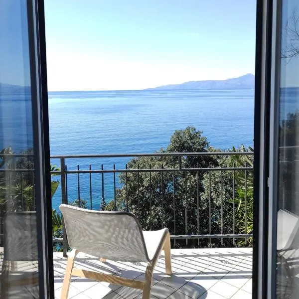 Judia Camere sul mare، فندق في ماراتييا