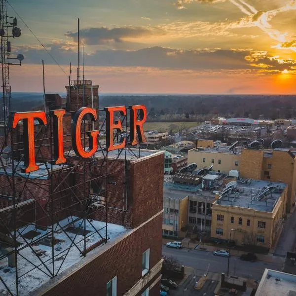 voco The Tiger Hotel, Columbia, MO by IHG, hotel in Columbia