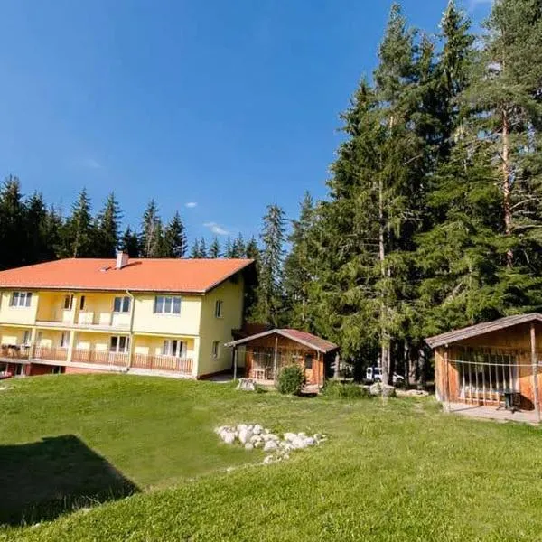 BUNGALOWS SKI PISTA Govedarci, hotel en Govedartsi