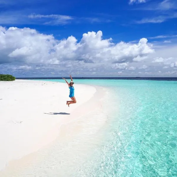 Coral Beach Maldives，Mahibadhoo的飯店