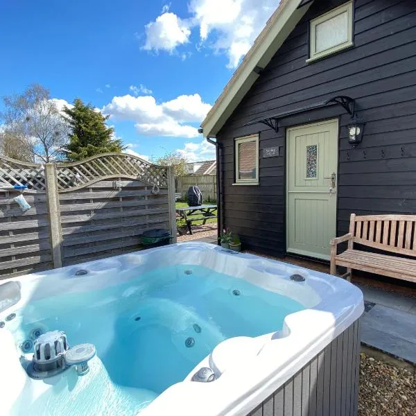 Saving Grace with private hot tub, hotel in Wood Dalling