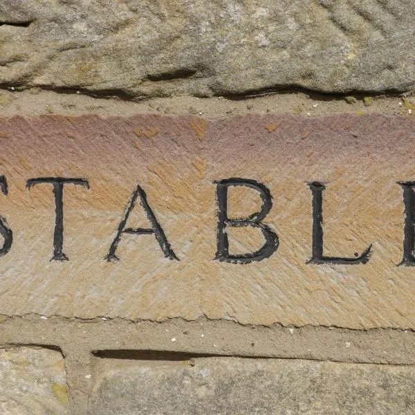Stable Cottage, hotel in Staintondale