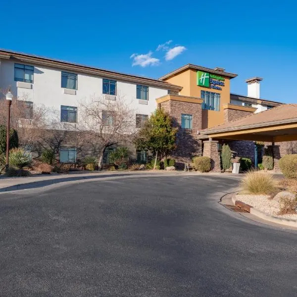 Holiday Inn Express & Suites St George North - Zion, an IHG Hotel، فندق في واشنطن