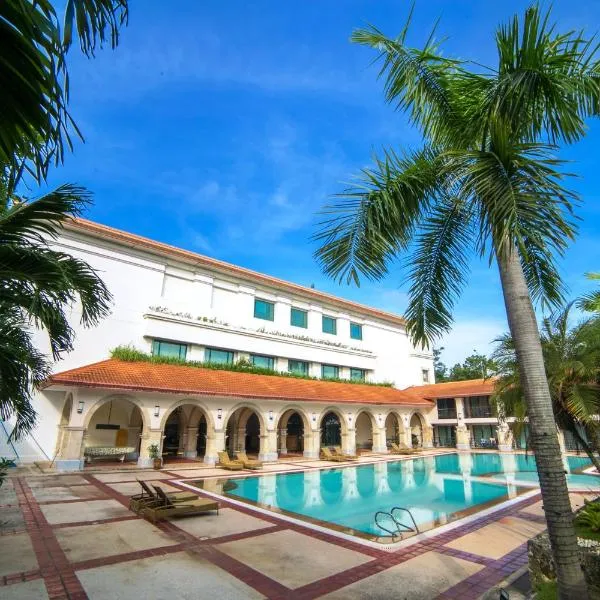 Waterfront Airport Hotel and Casino, hotel Mactanban