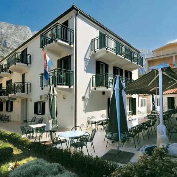 Pansion Knezovic, hotel in Baška Voda