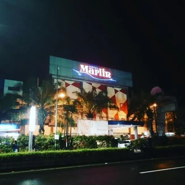 Hotel Marlin Pekalongan: Pekalongan şehrinde bir otel
