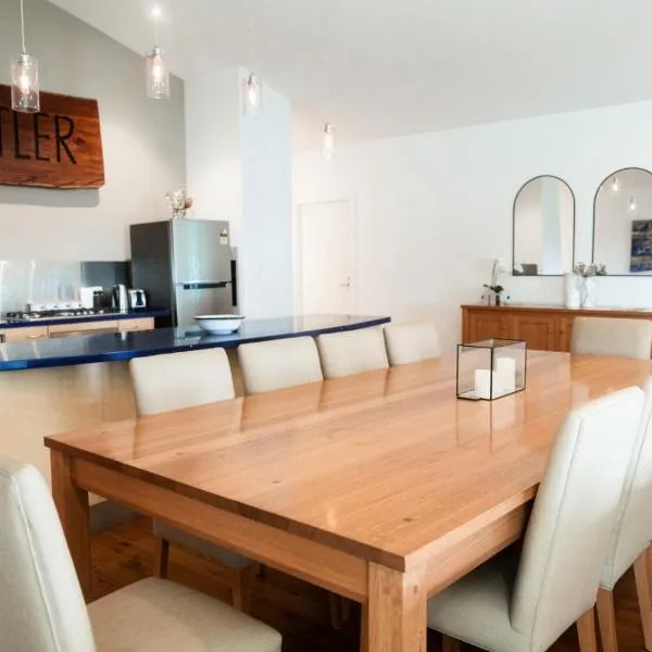 Idyllic Loft in the heart of Lovedale, hotel v destinaci Lovedale