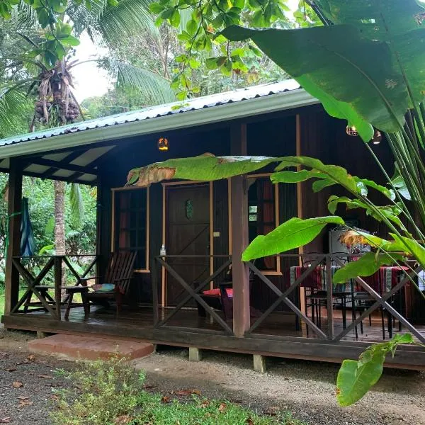 Cabinas Coco Lindo, hotel v destinaci Ojochal