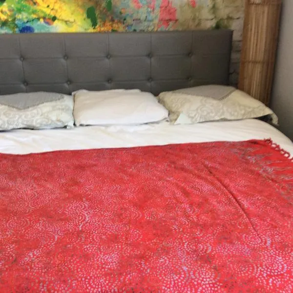 chambre d hôtes dans le Vaucluse – hotel w mieście Mazan