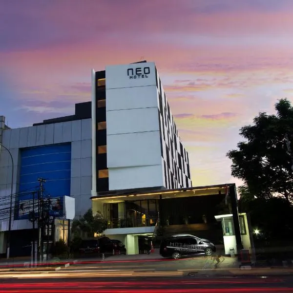 Neo Hotel Tendean Jakarta by ASTON, hotel en Karangtengah